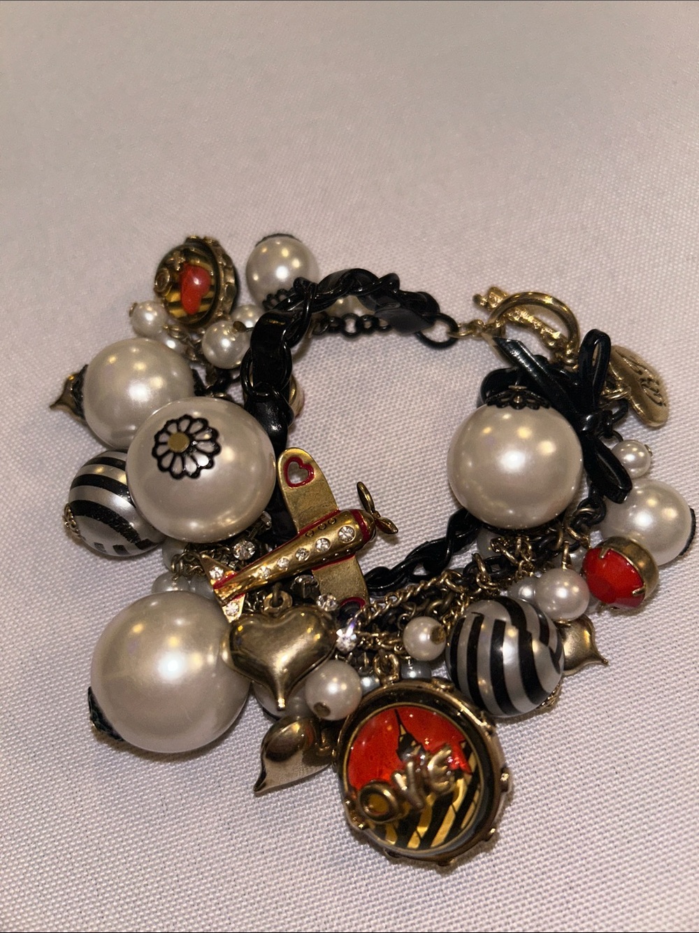 Betsey Johnson MIAMI CHIC Charm Bracelet Vintage Y2K Airplane Love Pearl EUC